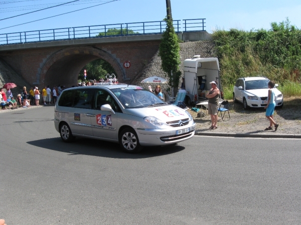 Le tour de France rijd door Leest 4-7-2010 092