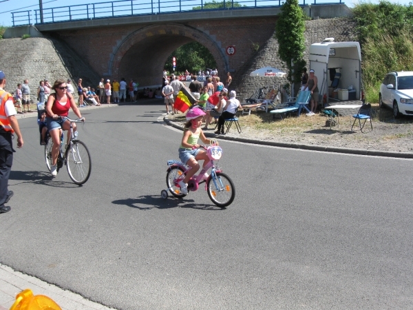 Le tour de France rijd door Leest 4-7-2010 113