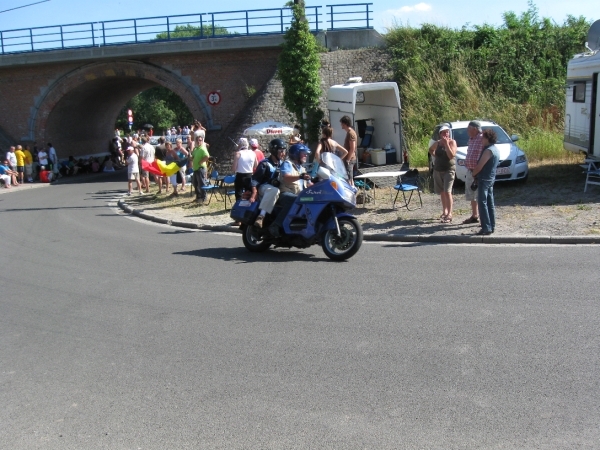 Le tour de France rijd door Leest 4-7-2010 153