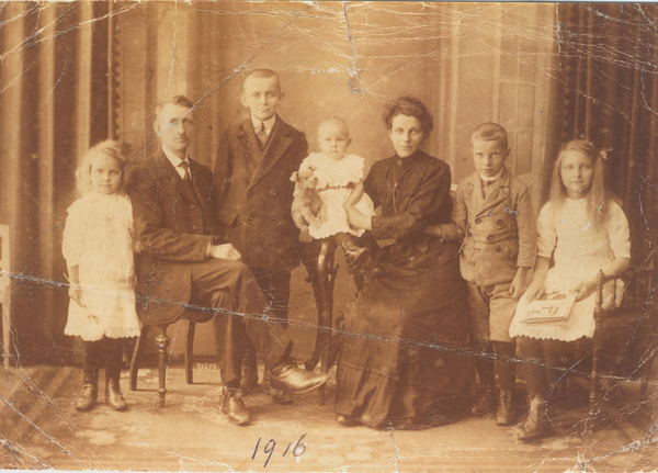 Cornelis Muit en Lena Adriana Muit  met 5 kinderen