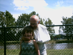 Opa Piet met de gebroken pols - juli 2010