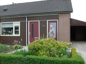 Wim voor zijn huis in Bergeijk