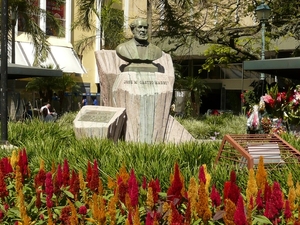 2007-12  107 Standbeeld
