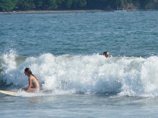2007-12  297 Surfers 12-08