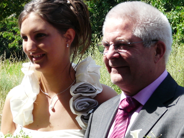 12 Huwelijk  J&A Annelies en papa  10-07-2006