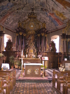 Interieur kerkje van Rochehaut