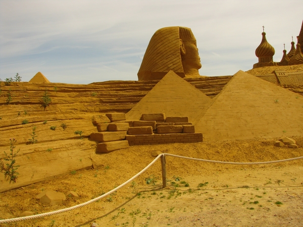 91 Piramides met Sfinx