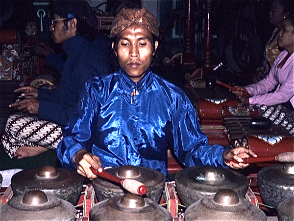 Gamelan speler