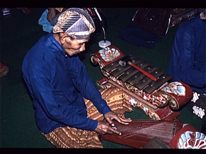 Gamelan speler