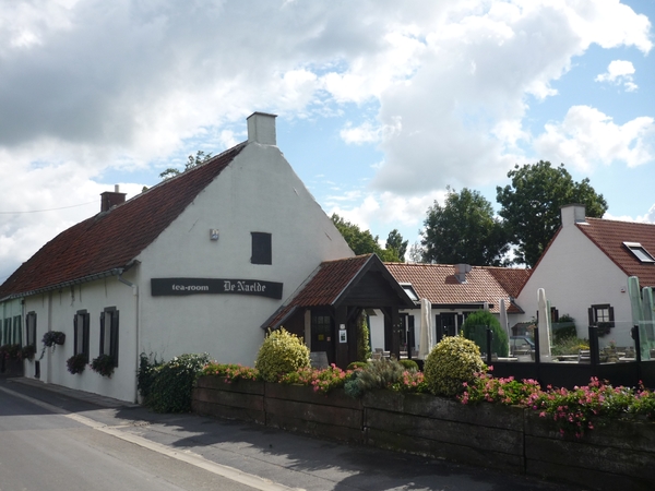 10.08.28.KANEGEM.TEA ROOM