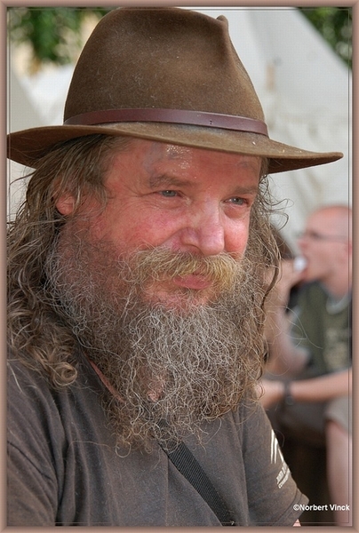 sized_sized_DSC21347a middeleeuws dorp-bezoeker