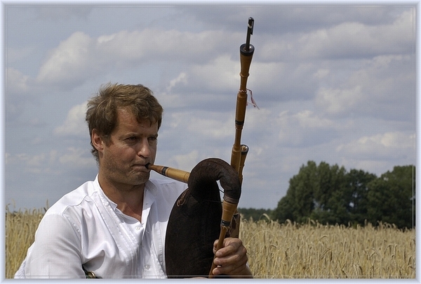 sized_sized_DSC11272a muzikant