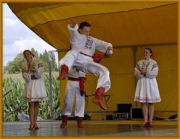 sized_sized_DSC11335a oekraine danst