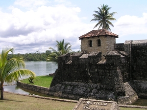 Het kasteel van San Felipe aan lake Izabal