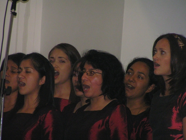 Dan maar naar het kerkkoor luisteren