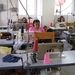 de vrouwen in het naaiatelier