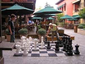 schaken in een shoppingmall