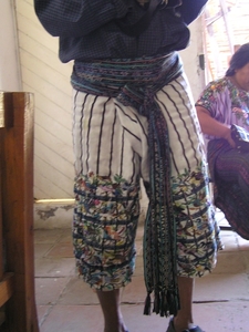 typische klederdracht van Atitlan