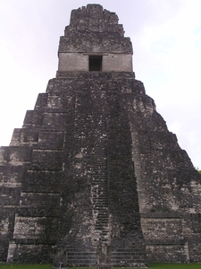 tempel V is 58m hoog