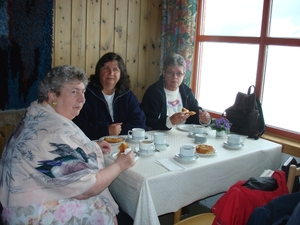 Koffie met koek aan het Djupvatn meer