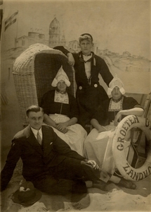 1933 vlnr Jan Schokker, Huib Sier, Kees Sier, Ant Guyt