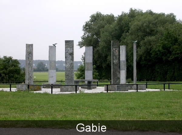 11_2010_07_25_Apen-Heist_KruisdorpNL_1953Watersnoodmonument2003=D