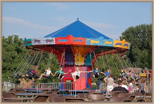 sized_sized_DSC22905a betty -draaimolen