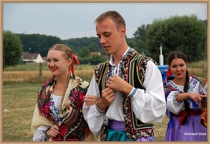 sized_sized_DSC23052a parade folkloregroepen