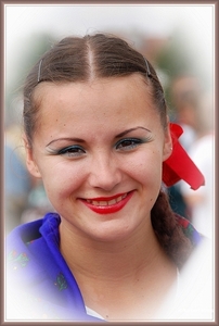 sized_sized_DSC23080a parade folkloregroepen