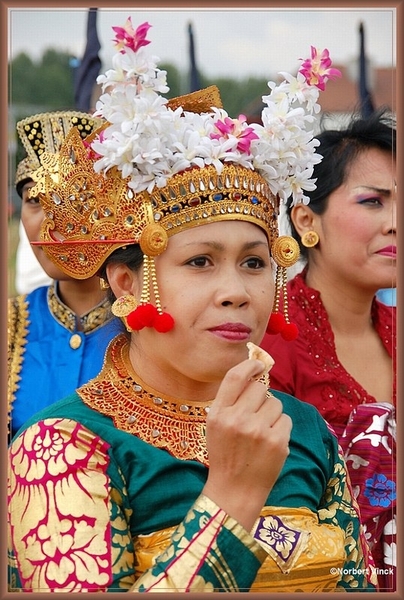 sized_sized_DSC23103a parade