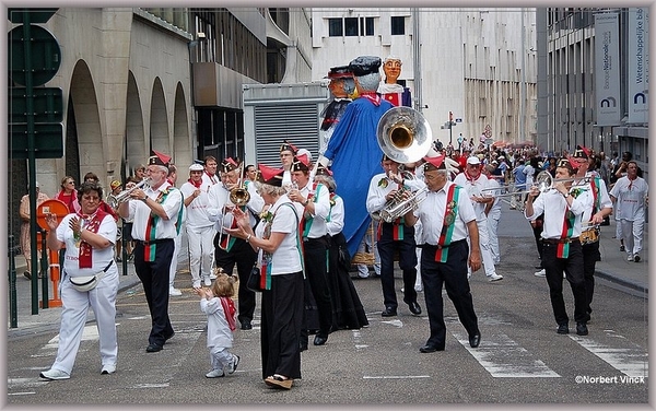 sized_sized_DSC23315a fanfare poepedroegers