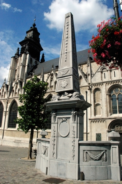 113 Brussel  gedenksteen oude fontein