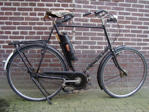 Mosquito op een Raleigh fiets