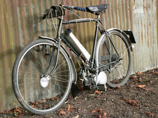 op een Raleigh fiets