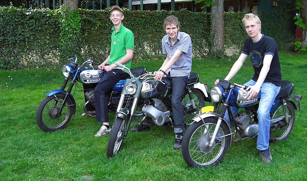 3 jonge Zndapp rijders