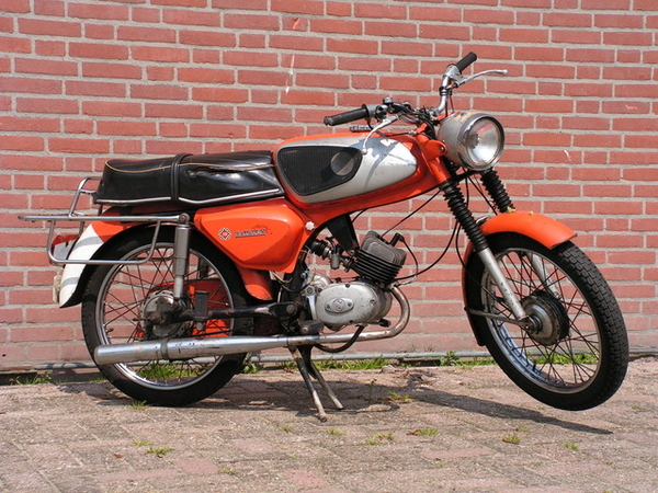 Batavus TS49    4 voetversnellingen