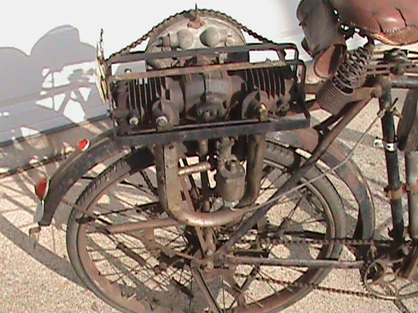 Johnson hulpmotorfiets