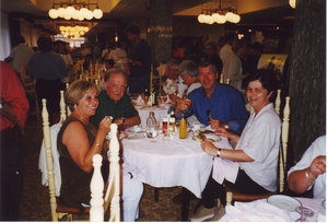 Aan tafel