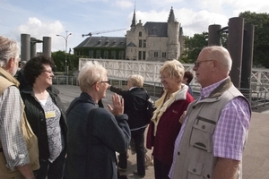 011 Antwerpen - Instappen in de boot