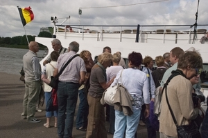 016 Antwerpen - Instappen in de boot