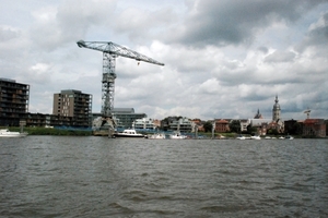 082 Antwerpen - Op de boot - bezienswaardigheden op de oever