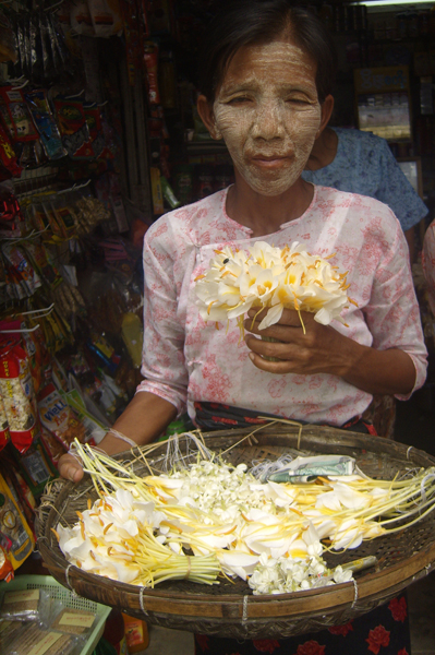 500 Kyats voor een hele bundel