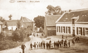 Dorpsplein in 1913