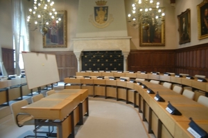 De raadzaal.