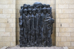 2a Jeruzalem _Jad Vashem, het Holocaustmuseum,  Monument Janusz K