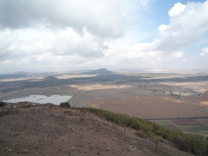 5d Golan _Mount Bental, zicht op bezet gebied _P1070427