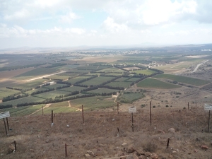 5d Golan _Mount Bental, zicht op Kibouts in de bufferzone aan de 