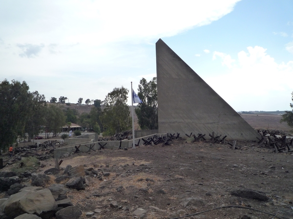 5e Golan _Memorial monument oorlog met Syrie _P1070446