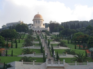 6c Haifa _Bahá'í-tempel met onderste tuinen
