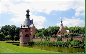 Zijzicht kasteel van ooidonk